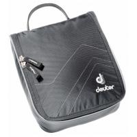 Everything you need a wash bag to be in a streamlined package with just a little more room.