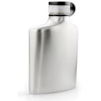 This flask's timeless, yet modern design provides a smooth ergonomic fit into your back pocket.
