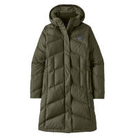 Our knee-length parka has a 100% recycled polyester shell; removable, insulated hood; and 600-fill-power 100% Recycled Down insulation.
